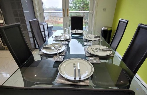Pembroke Dock House | Tides Reach - 3 Bedroom Holiday Home - Llanreath - Pembroke Dock