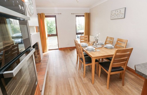 Llanteg House | TIG BHAN, family friendly, with pool in Llanteg