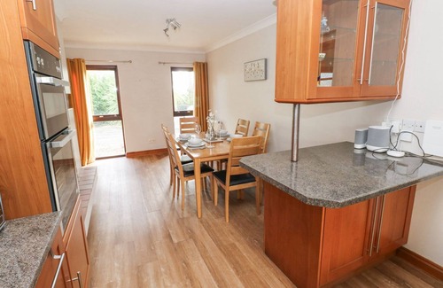 Llanteg House | TIG BHAN, family friendly, with pool in Llanteg
