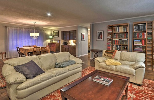 Bull Mountain House | Tigard Retreat w/Deck, 15 Mins From Portland!