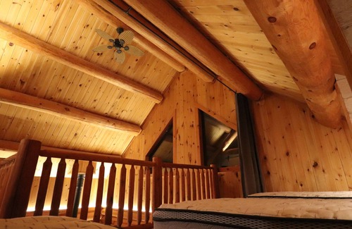 Waltham Cottage | Tiger Log House WaterFront Cottage