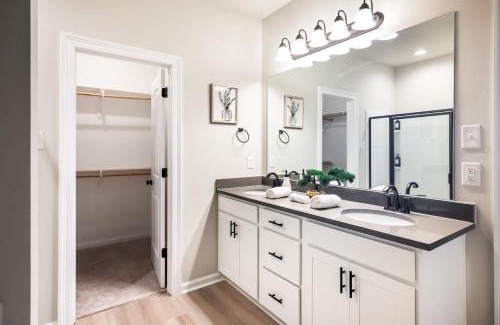 Highlands - Perkins House | Tiger Tracks Townhome Stay in Baton Rouge - BC1009