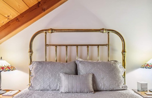 West Hartford House | Tigertown Lodge
