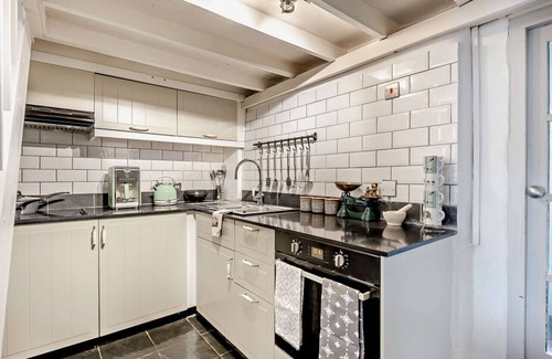 Debenham House | Tiggywinkle's - Two Bedroom House, Sleeps 3