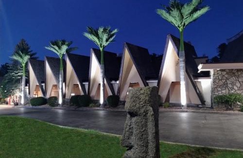 Lake George Resort | Tiki Resort - Lake George