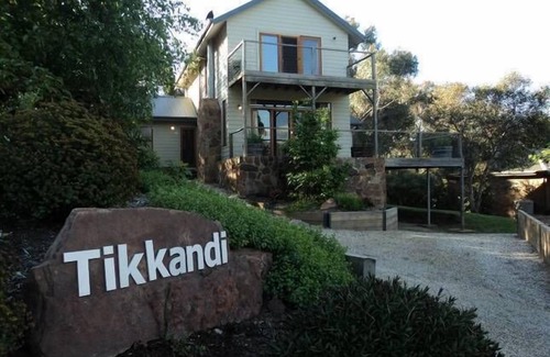 Merrijig House | Tikkandi – Cozy Luxe Getaway in Victoria’s High Country