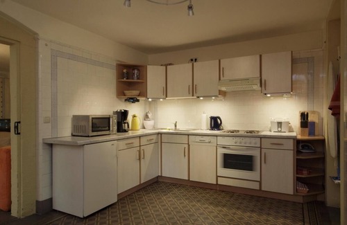 Suedvorstadt Apartment | Tiles and "Mettlacher Platten"