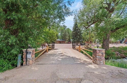 Colorado Springs Cabin | Timber Lodge Cabin 17