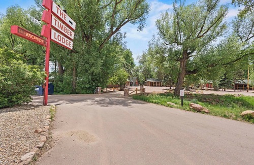 Colorado Springs Cabin | Timber Lodge Cabin 19