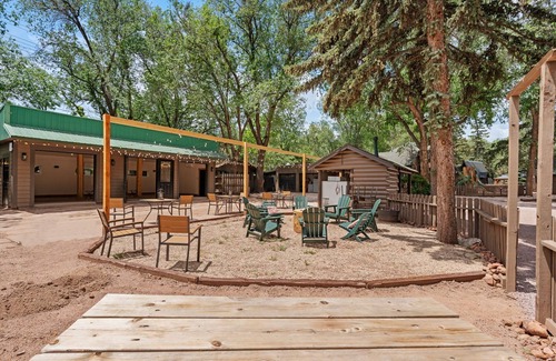 Colorado Springs Cabin | Timber Lodge Cabins 31