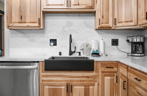 Summit Estates Cabin | Timber Wolf Tavern