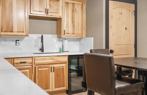 Summit Estates Cabin | Timber Wolf Tavern