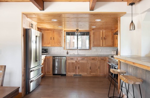 Carnelian Bay Ski Chalet | Timberline by AvantStay | Stunning Chalet Cabin w/Hot Tub & Home Theater!