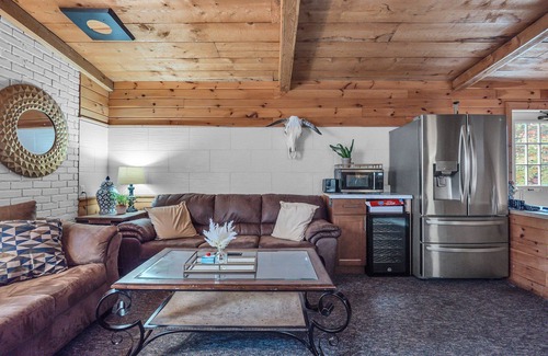 Ellicottville Cabin | Timberline Lodge - Downtown Ellicottville - Suite 102
