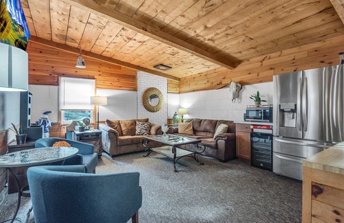 Ellicottville Cabin | Timberline Lodge - Downtown Ellicottville - Suite 102