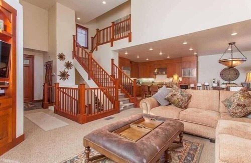 Mammoth Lakes Hotel | Timbers 1033