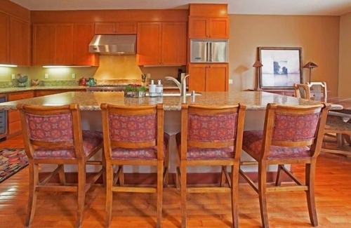 Mammoth Lakes Hotel | Timbers 1033