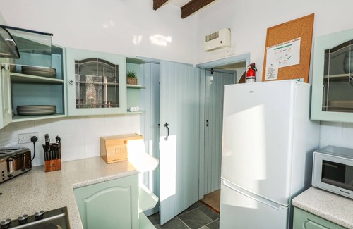 Weybourne Cottage | TIMBERS, pet friendly, country holiday cottage in Weybourne