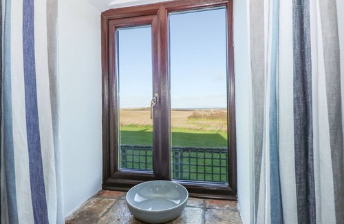 Weybourne Cottage | TIMBERS, pet friendly, country holiday cottage in Weybourne