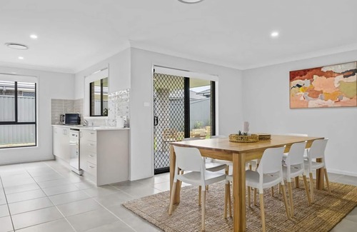 Cessnock House | Time Out Beautifully decorated new home