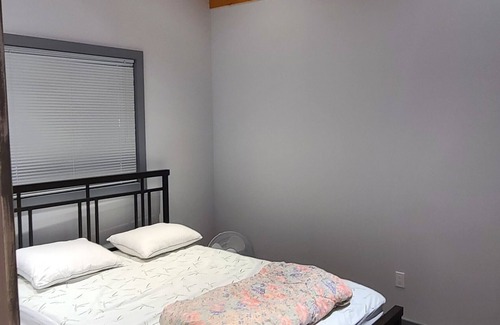Eagle Lake Cottage | Time to relax! Waterfront, 10 mins to Haliburton.