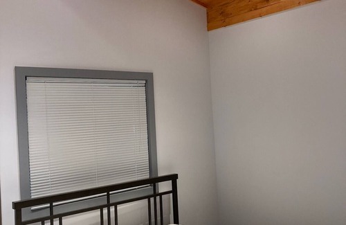 Eagle Lake Cottage | Time to relax! Waterfront, 10 mins to Haliburton.