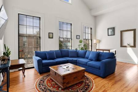 Saint Thomas Development Apartment | Timeless Elegance Historic NOLA Haven 2BD