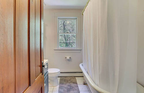 Jeffersonville House | Timeless Jeffersonville Home w/ Private Hot Tub