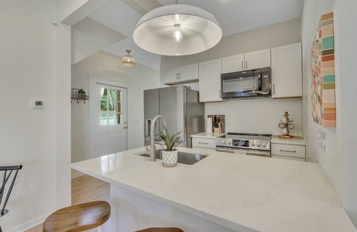 Savannah Victorian District Apartment | Timeless Reimagined Historic Home In Heart of Starland by Lucky Savannah