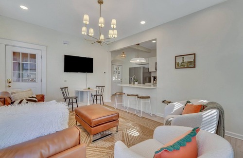 Savannah Victorian District Apartment | Timeless Reimagined Historic Home In Heart of Starland by Lucky Savannah