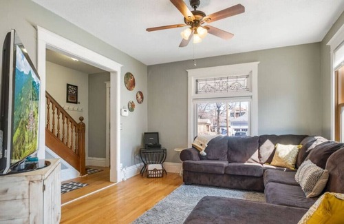 Summit - University House | Timeless St. Paul Gem in Historic Cathedral Hill