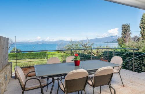 Cisano House | Timetofreedom Apartment Bellevue