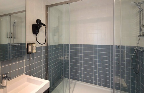 Saint-Vincent-de-Paul Hotel | Timhotel Paris Gare du Nord