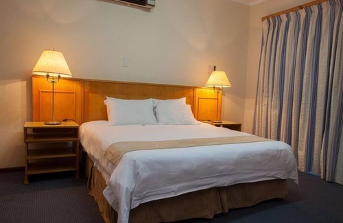 Wilderness Beach Ski Chalet | Timshare Chalet with unbeatable sea view! FRIDAY - FRIDAY BOOKINGS ONLY