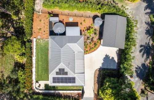 Sapphire Beach House | Tin & Timber by Charlesworth