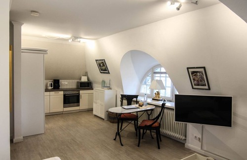 Archsum Apartment | Tina in the Friesenhaus Sieben-Linden - tranquil peace, endless "Fennen" -