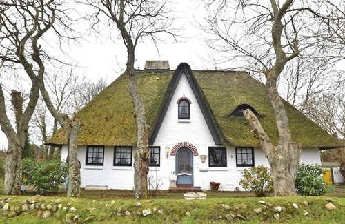 Archsum Apartment | Tina in the Friesenhaus Sieben-Linden - tranquil peace, endless "Fennen" -