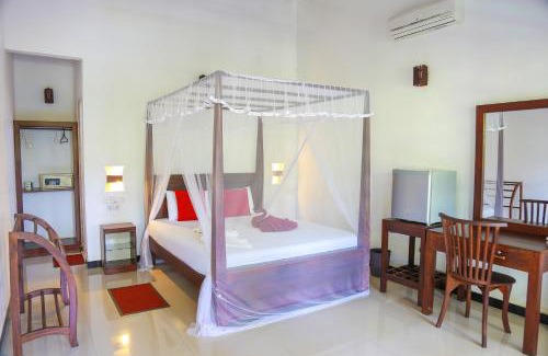 Weligama Hotel | Tinara River Inn, Weligama
