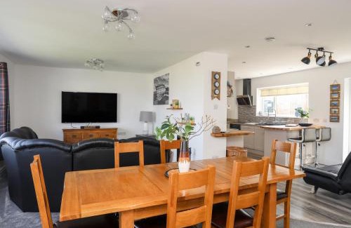 Benllech House | Tinkers Patch