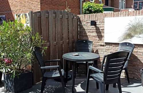 Noordwijk Cottage | Tiny beach house Proost, 100 m. from the beach, boulevard and lighthouse