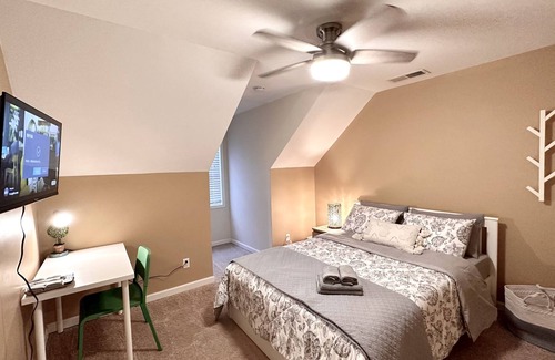 Sugar Hill House | Tiny Bedroom close to Sugar Hill
