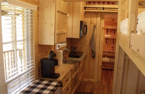 Elizabethton Cabin | Tiny cabin with sleeping loft