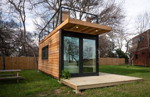 Waco House | Tiny CargoHome near Magnolia Silos Baylor