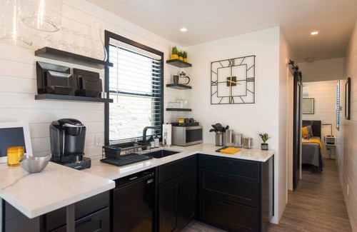 Waco Apartment | Tiny Container Home with Rooftop Deck
