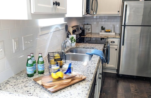 Mount Mourne House | Tiny Cottage w/private workspace in the heart of Davidson!