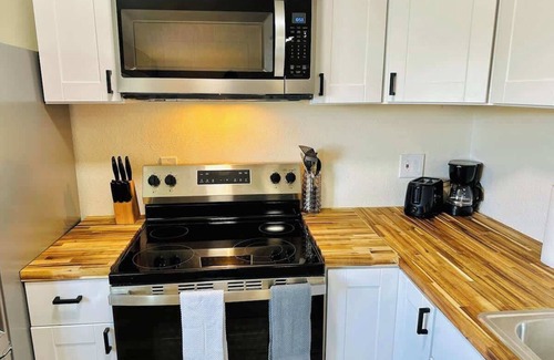 Old Southwest House | Tiny Haven Retreat|1Bedroom|1Bathroom|Sleeps 4