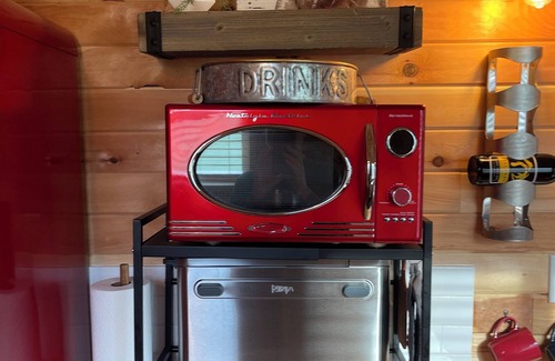 Christmas Cabin | Tiny Home at Pictured Rocks: Clean, Cozy & well appointed w/wifi, AC, & firepit
