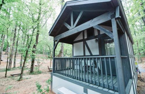Sevierville House | Tiny Home Cottage Near the Smokies #10 Helena
