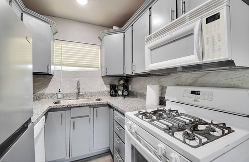 Olivehurst House | Tiny Home For Two. Pet-Friendly With A Lot of Privacy In Olivehurst.