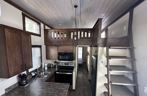 Harold Cottage | Tiny Home in Luxury Resort - Cedar 3